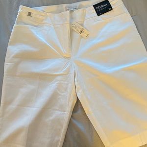 White NEW New York & Co Sateen Bermuda Short size 10